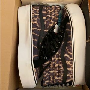Limited edition Sk8-hi Vans tiger print platform 9